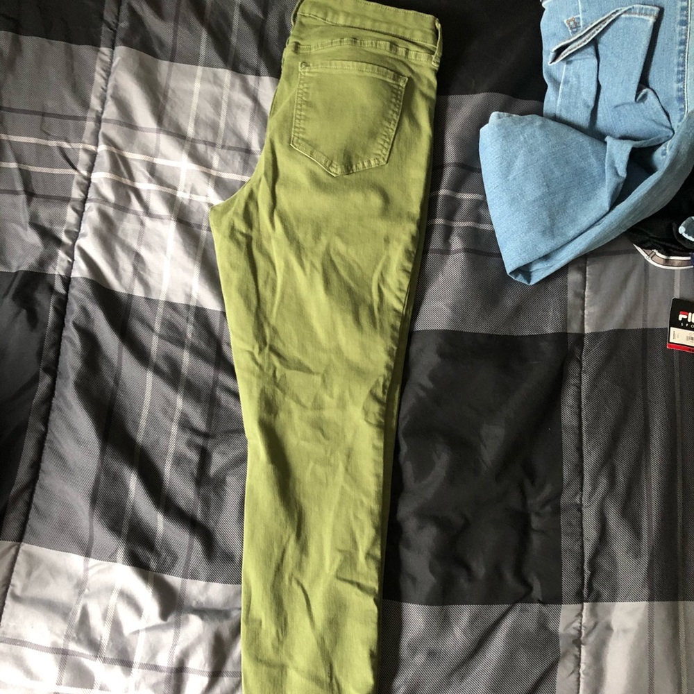 Old navy olive green pants